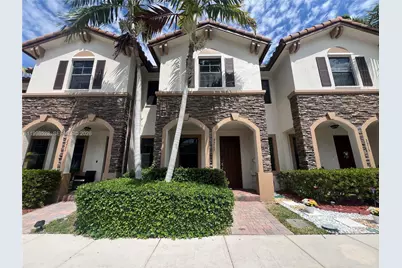 3211 SE 7th St, Homestead, FL 33033 - Photo 2