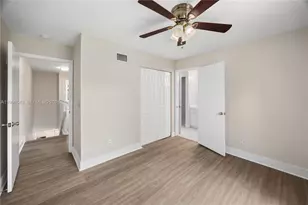 365 SW 122nd Ave, Pembroke Pines, FL 33025 - Photo 10