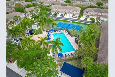 365 SW 122nd Ave, Pembroke Pines, FL 33025 - Photo 16