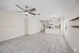 365 SW 122nd Ave, Pembroke Pines, FL 33025 - Photo 4