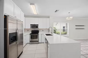 365 SW 122nd Ave, Pembroke Pines, FL 33025 - Photo 4