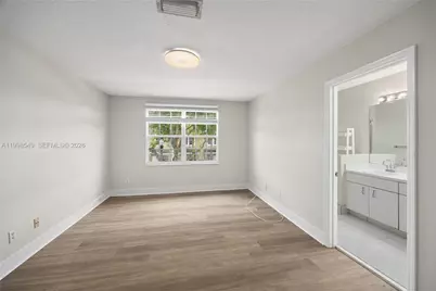 365 SW 122nd Ave, Pembroke Pines, FL 33025 - Photo 6