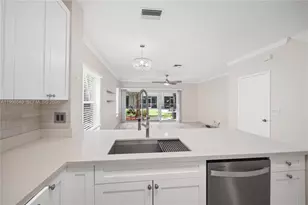 365 SW 122nd Ave, Pembroke Pines, FL 33025 - Photo 6