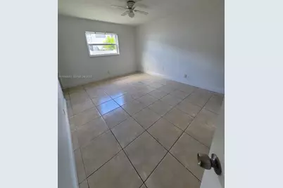 241 SE 9th Ave #104, Pompano Beach, FL 33060 - Photo 6