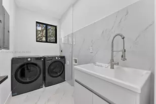 9833 N Miami Ave, Miami Shores, FL 33150 - Photo 12