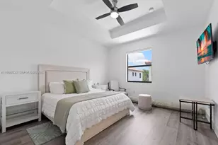 8781 NW 98th Ct, Doral, FL 33178 - Photo 18