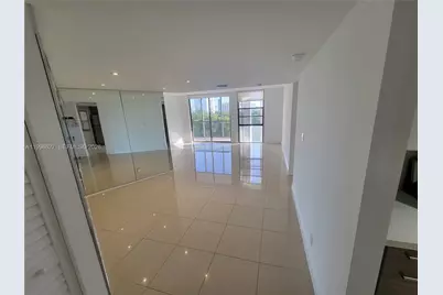 3301 N Country Club Dr #811, Aventura, FL 33180 - Photo 8