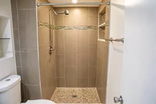 8695 NW 6th Ln, Miami, FL 33126 - Photo 12
