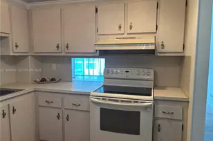 200 Ashbury Rd, Hollywood, FL 33024 - Photo 12