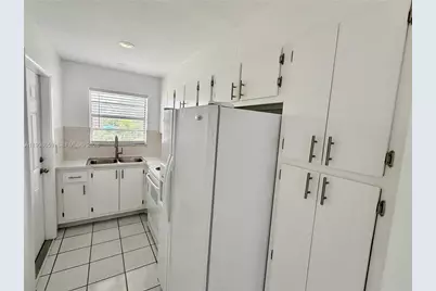 580 Egret Dr #212, Hallandale Beach, FL 33009 - Photo 10