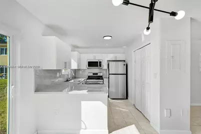 3398 NE 9th Dr #104, Homestead, FL 33033 - Photo 2