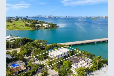 9640 W Broadview Dr, Bay Harbor Islands, FL 33154 - Photo 4