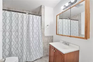 8243 NW 9th Ct, Plantation, FL 33324 - Photo 14