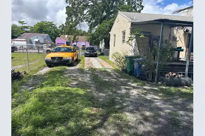900 NW 75th St, Miami, FL 33150 - Photo 2
