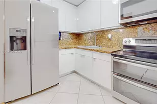 6095 W 18th Ave, Hialeah, FL 33012 - Photo 6