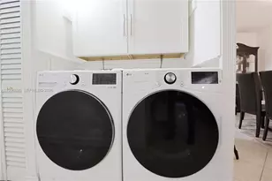 6095 W 18th Ave, Hialeah, FL 33012 - Photo 14