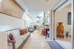 6095 W 18th Ave, Hialeah, FL 33012 - Photo 16