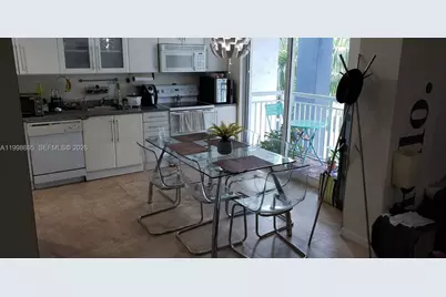 275 NE 18th St #307, Miami, FL 33132 - Photo 2