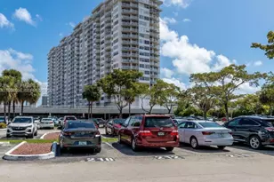 18041 Biscayne Blvd, Aventura, FL 33160 - Photo 2