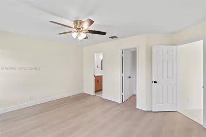 9081 N Lake Park Cir N, Davie, FL 33328 - Photo 12