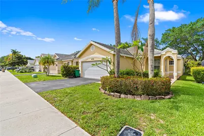 9081 N Lake Park Cir N, Davie, FL 33328 - Photo 28