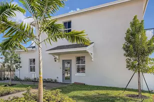 823 SE 17th St, Homestead, FL 33034 - Photo 2