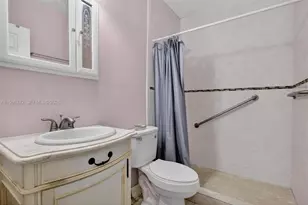 733 W 33rd St, Hialeah, FL 33012 - Photo 12