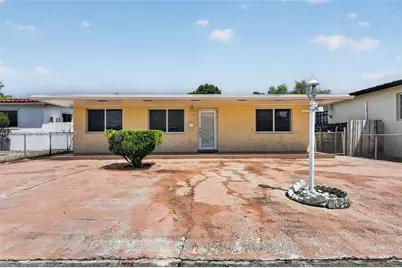 733 W 33rd St, Hialeah, FL 33012 - Photo 1
