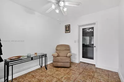 733 W 33rd St, Hialeah, FL 33012 - Photo 6