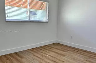 11091 NW 7th St, Miami, FL 33172 - Photo 22