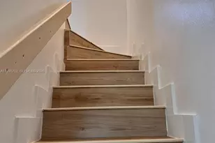 11091 NW 7th St, Miami, FL 33172 - Photo 12