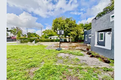597 NW 69th St, Miami, FL 33150 - Photo 40
