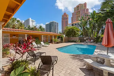 2033 NE 33rd Ave #2, Fort Lauderdale, FL 33305 - Photo 1