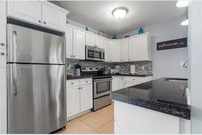 2033 NE 33rd Ave #2, Fort Lauderdale, FL 33305 - Photo 4