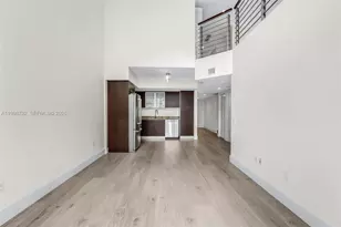 41 SE 5th St, Miami, FL 33131 - Photo 8