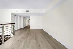 41 SE 5th St, Miami, FL 33131 - Photo 24