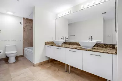 41 SE 5th St #1709, Miami, FL 33131 - Photo 18