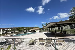 1600 SW 127th Way, Pembroke Pines, FL 33027 - Photo 32