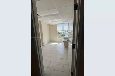 2866 E Oakland Park Blvd, Fort Lauderdale, FL 33306 - Photo 10