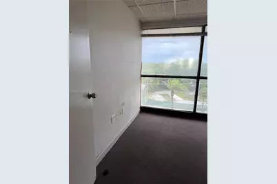 101 NW 167th St, North Miami Beach, FL 33169 - Photo 4