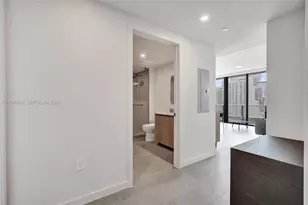 121 NE 5th St, Miami, FL 33132 - Photo 4