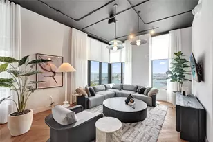 121 NE 5th St, Miami, FL 33132 - Photo 22