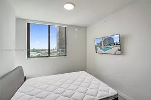 121 NE 5th St, Miami, FL 33132 - Photo 8