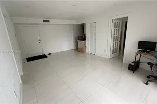 4841 NW 7th St, Miami, FL 33126 - Photo 4