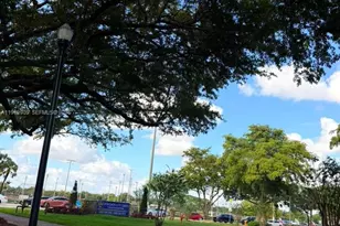 15515 N Miami Lakeway N, Miami Lakes, FL 33014 - Photo 14