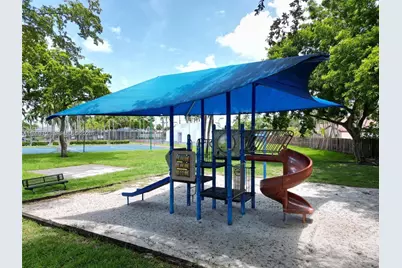 17268 NW 60th Ct, Hialeah, FL 33015 - Photo 26