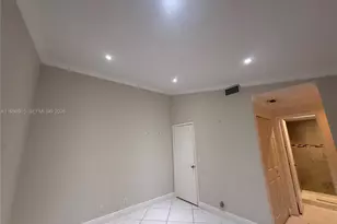 17268 NW 60th Ct, Hialeah, FL 33015 - Photo 12