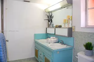 18707 NE 14th Ave, Miami, FL 33179 - Photo 10