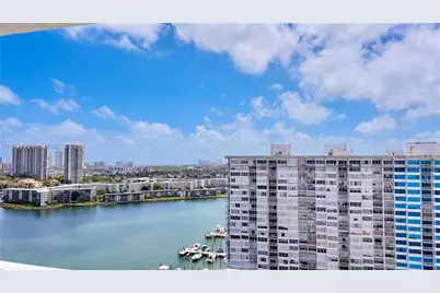2780 NE 183rd St #2012, Aventura, FL 33160 - Photo 2