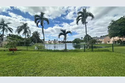 1141 Scarborough Dr, Davie, FL 33324 - Photo 36